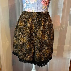 🛍️ Black and Yellow Gold Leaf Print Shorts